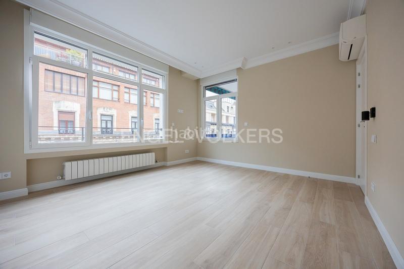 Foto 1b51d857-085a-49df-a233-c40dc01f8413. Miete appartement mit heizung parking in Ensanche - Moyua - Diputación Bilbao