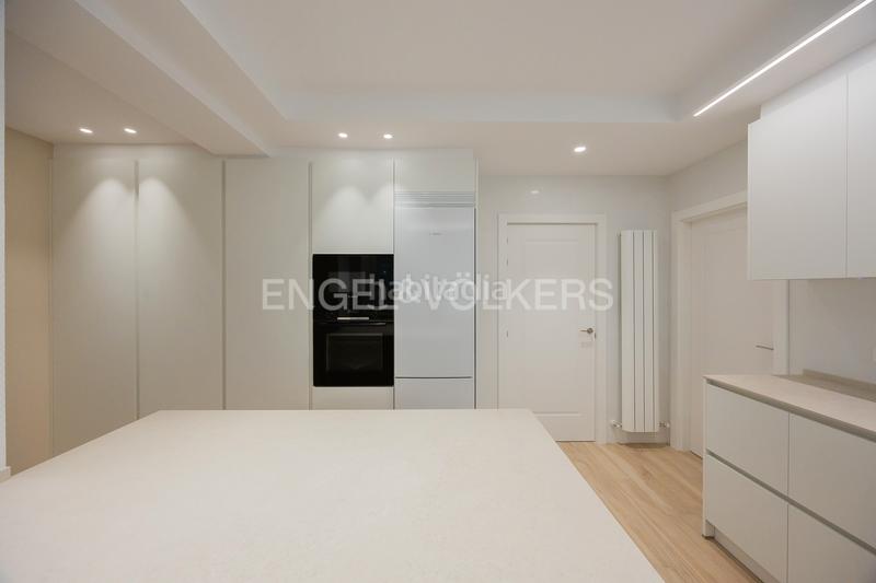 Foto 1d73aaec-0709-4b3b-b893-8fbc6df1e3f5. Miete appartement mit heizung parking in Ensanche - Moyua - Diputación Bilbao