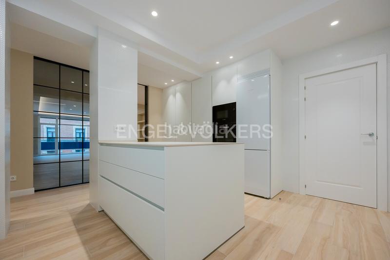 Foto 48d3e73f-4866-469e-bb5c-48818f854ab7. Miete appartement mit heizung parking in Ensanche - Moyua - Diputación Bilbao