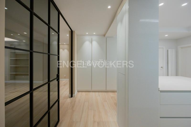 Foto 5ce770da-93fb-4c75-9586-890fc7997090. Miete appartement mit heizung parking in Ensanche - Moyua - Diputación Bilbao