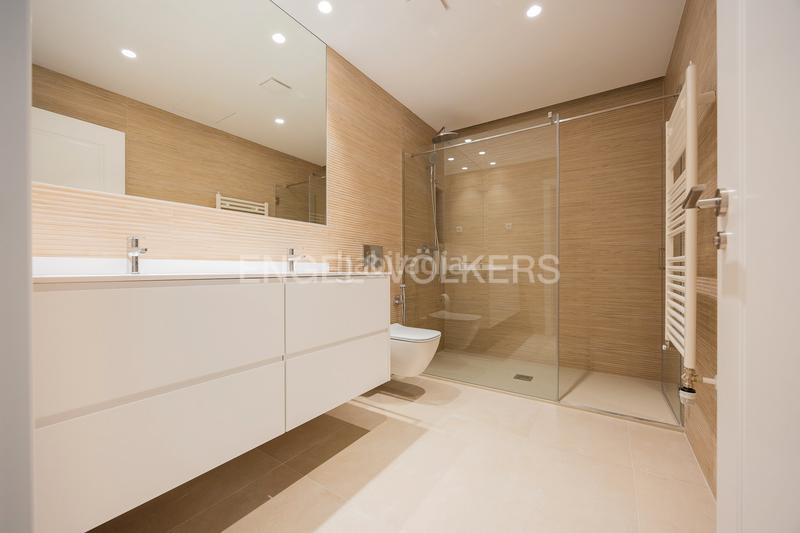 Foto 779b596c-3dc9-4812-b247-cebfdd0491ba. Miete appartement mit heizung parking in Ensanche - Moyua - Diputación Bilbao