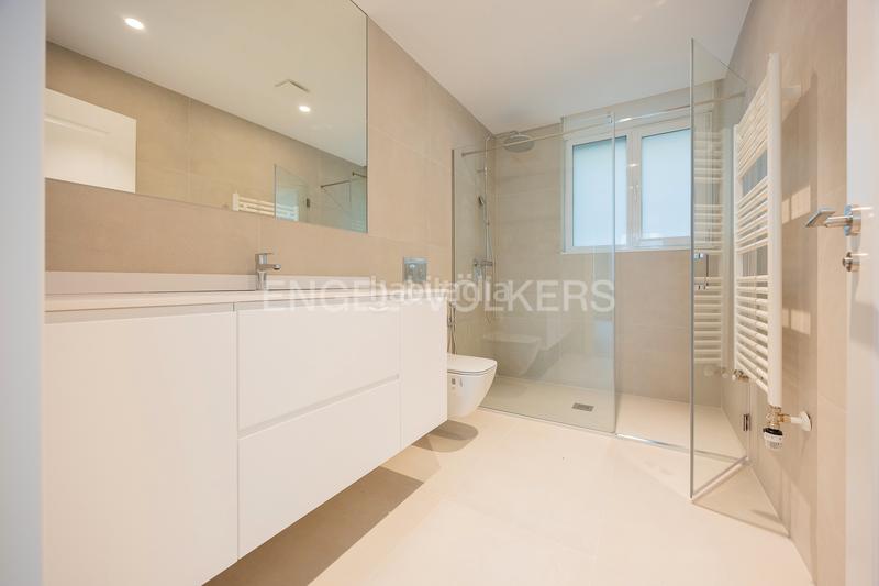 Foto 806f7f04-5349-49a5-90ef-5b22f1da7b9a. Miete appartement mit heizung parking in Ensanche - Moyua - Diputación Bilbao