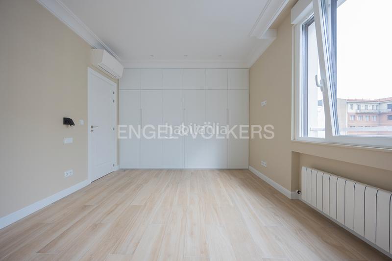 Foto 9e71cf1d-4ac1-45db-8629-3e7b252af11e. Miete appartement mit heizung parking in Ensanche - Moyua - Diputación Bilbao