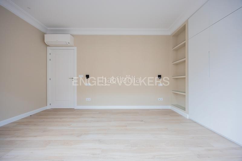 Foto 9f04daed-74c6-4f43-9fd3-8fa63c4a79f6. Miete appartement mit heizung parking in Ensanche - Moyua - Diputación Bilbao