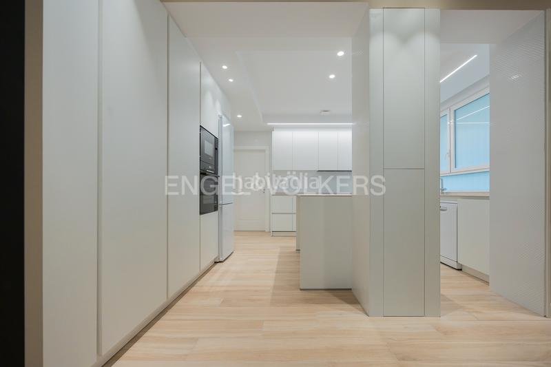 Foto aa6ae9fd-7c1e-4f6c-a4e6-e759cad5cac4. Miete appartement mit heizung parking in Ensanche - Moyua - Diputación Bilbao