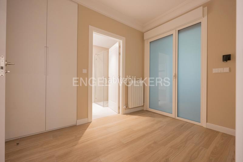 Foto b633996e-e5af-467a-af04-93bebb824f09. Miete appartement mit heizung parking in Ensanche - Moyua - Diputación Bilbao