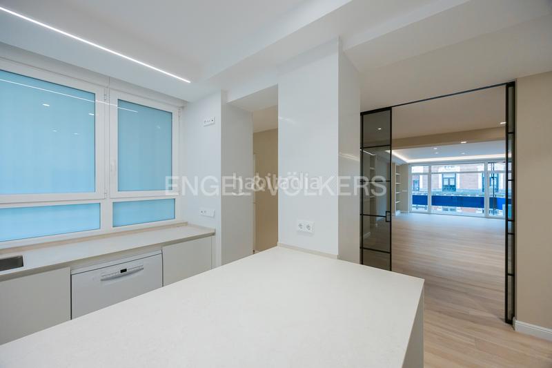 Foto bf0476a8-c560-4b20-b0ab-e0049393d9e8. Miete appartement mit heizung parking in Ensanche - Moyua - Diputación Bilbao
