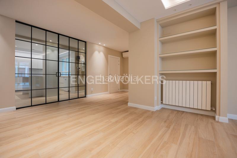 Foto ed50550f-79e8-4cf2-8e2d-ceb4bf30912e. Miete appartement mit heizung parking in Ensanche - Moyua - Diputación Bilbao