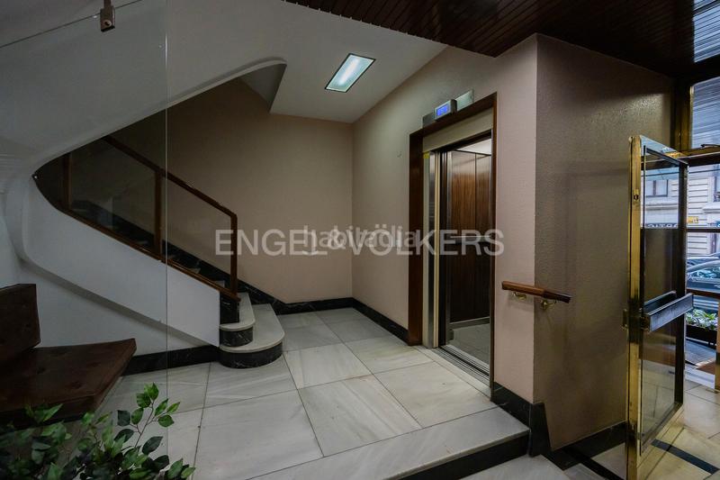 Foto ee2364d2-1877-4e98-b4bb-910b39156615. Miete appartement mit heizung parking in Ensanche - Moyua - Diputación Bilbao