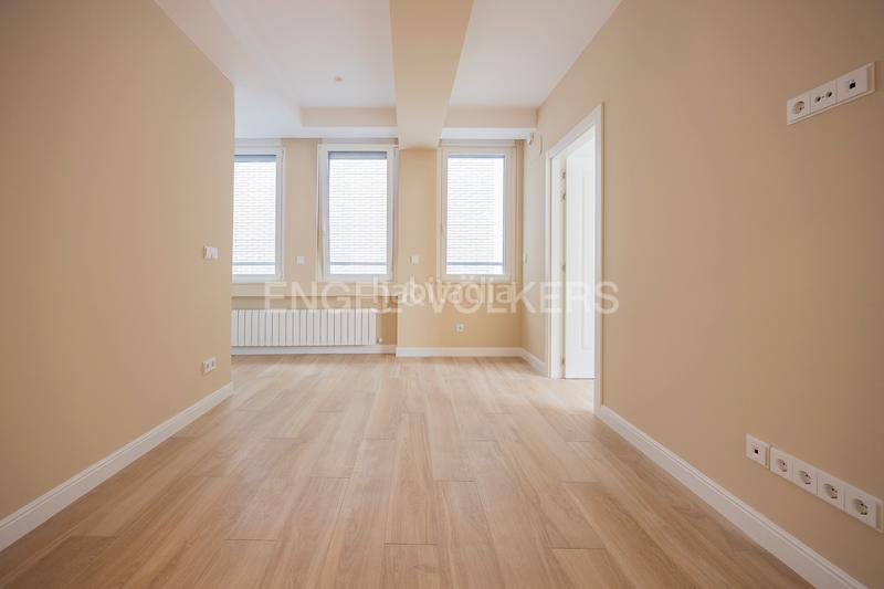 Foto f433261e-5286-4d26-a737-dca2366f018e. Miete appartement mit heizung parking in Ensanche - Moyua - Diputación Bilbao