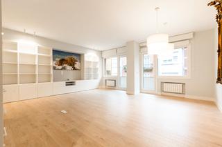 Location Appartement à Ensanche - Moyua - Diputación. Singular propiedad con terraza en ibañez de bilbao