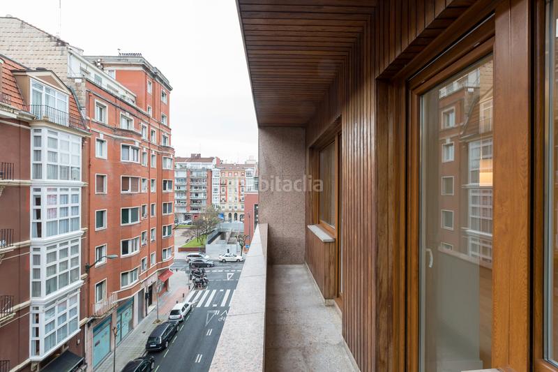 Foto 4cdf8b2f-8a60-4d79-b3dd-f7eca40755fa. Lloguer apartament amb calefacció aparcament a Ensanche - Moyua - Diputación Bilbao