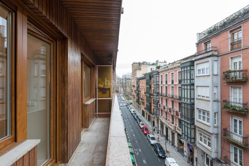 Foto d0ec13cc-6a25-4e0b-819f-05d972cb50d2. Rent apartment with heating parking in Ensanche - Moyua - Diputación Bilbao