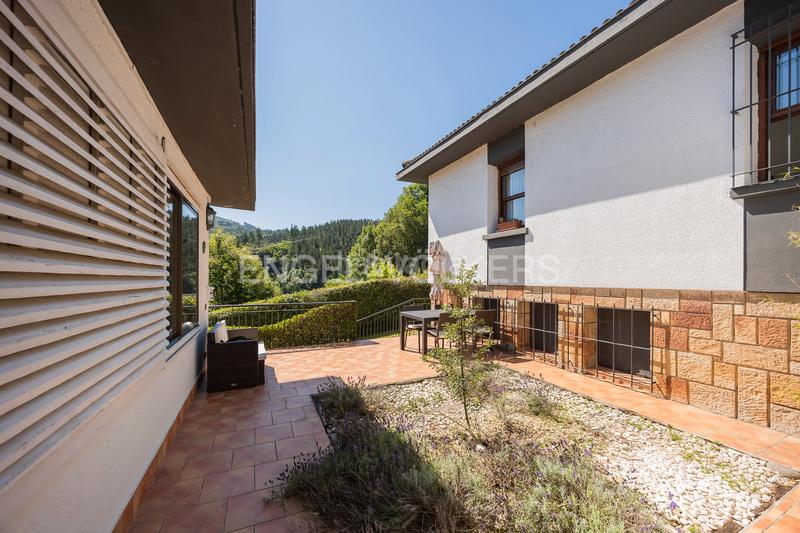 Foto 96c41366-752d-4741-b3e9-4e3891a6bbe0. Casa amb calefacció aparcament piscina a Zaldibar