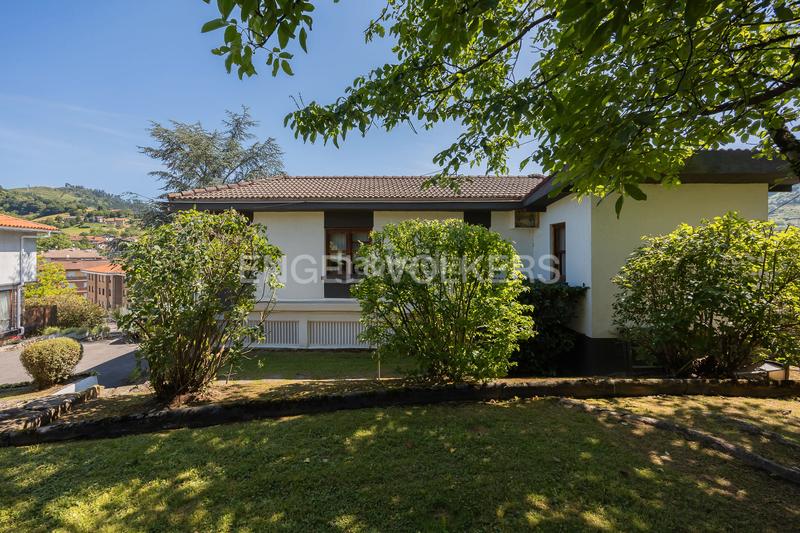 Foto f52a916b-717e-48a2-bf71-f0e225f27dac. Casa amb calefacció aparcament piscina a Zaldibar