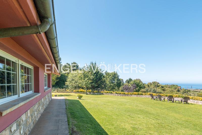 Foto b2f686a5-aa01-40b2-bb95-a23a54a78b2e. Casa exclusiva propiedad con vistas al mar en Lekeitio