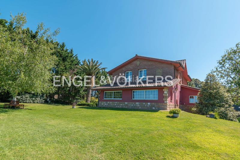 Foto bc39cbc7-ec4f-42ad-8b1a-57483fd5d694. Casa exclusiva propiedad con vistas al mar en Lekeitio