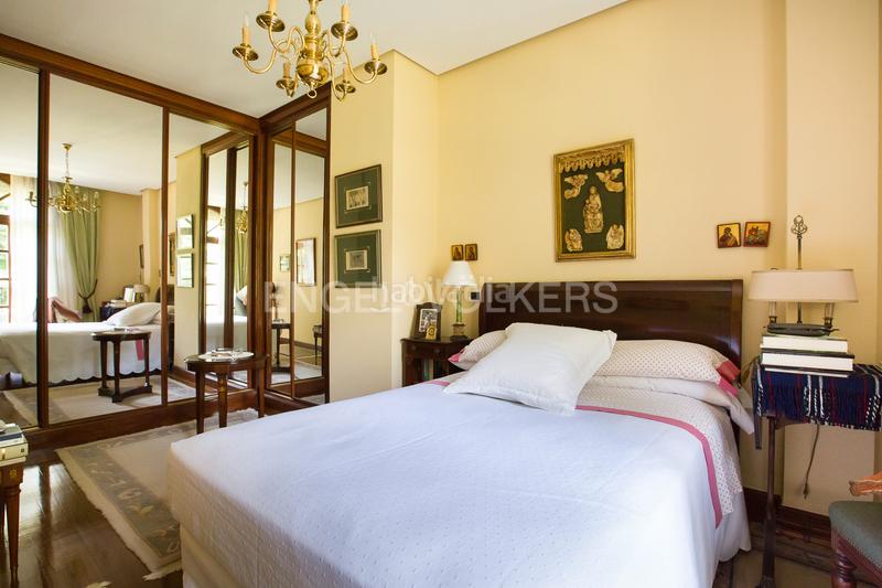 Foto 084d0385-36bf-4aa5-befe-fb24878edbbd. Casa adosado con jardín en zugazarte en Las Arenas Getxo