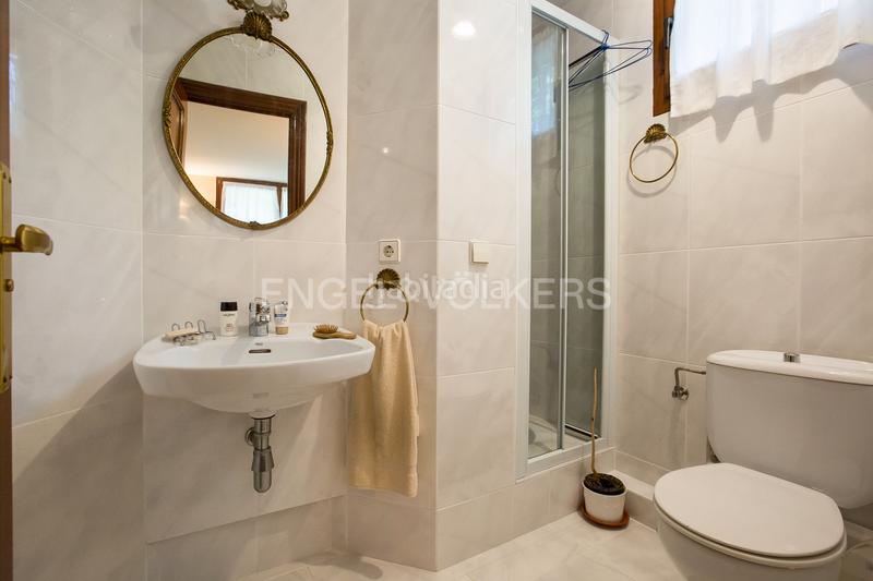 Foto 24e525e1-fb9d-4ac1-91af-ec69833918fc. Casa adosado con jardín en zugazarte en Las Arenas Getxo