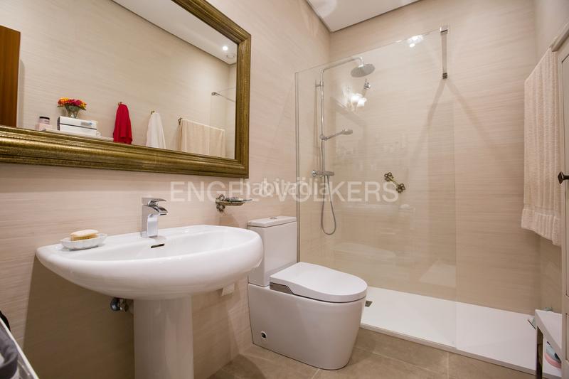 Foto 5bdcdcd5-c687-4281-be4a-f65ce1dcb508. Casa adosado con jardín en zugazarte en Las Arenas Getxo