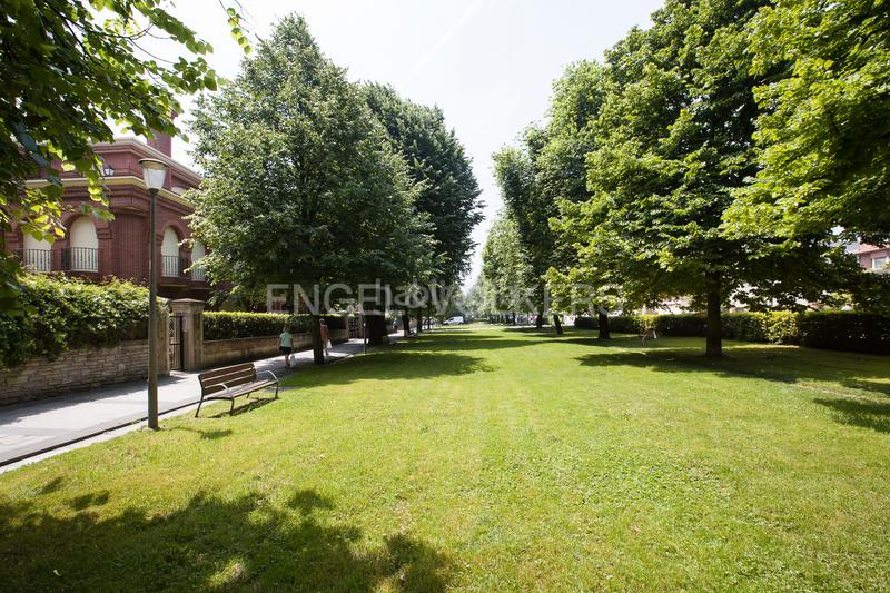 Foto 5d544c16-5fcf-4922-b9a9-3bed0b9099b2. Casa adosado con jardín en zugazarte en Las Arenas Getxo