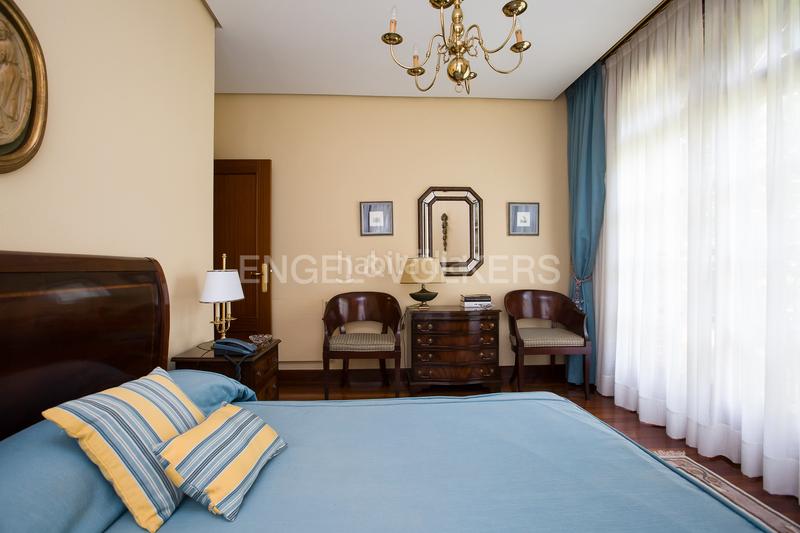 Foto cdb18762-9309-42c1-9163-69914f1d2301. Casa adosado con jardín en zugazarte en Las Arenas Getxo