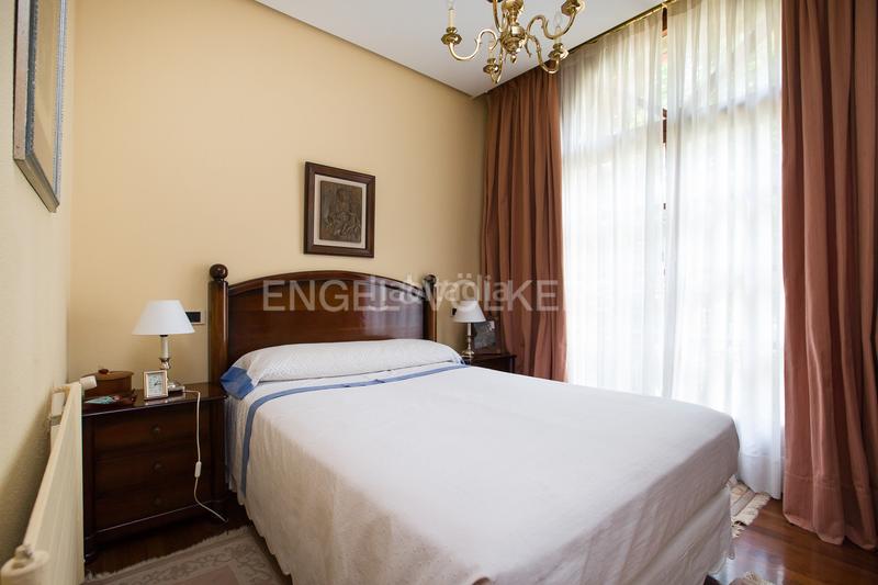 Foto fdd2851b-1841-47a5-99eb-d6c4035158d8. Casa adosado con jardín en zugazarte en Las Arenas Getxo