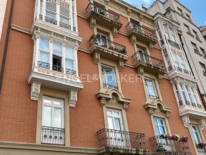 Foto 18eda6af-5ce3-402f-8189-efcbc5f93fbd. Location appartement avec chauffage parking dans Ensanche - Moyua - Diputación Bilbao