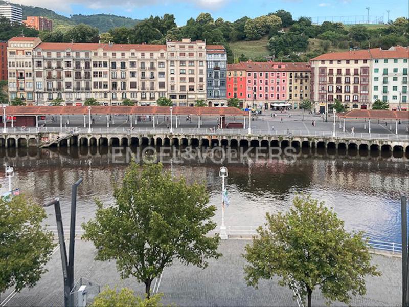 Foto e95e408a-e0b8-4218-8d8b-5ea92cf1cb5a. Location appartement avec chauffage parking dans Ensanche - Moyua - Diputación Bilbao