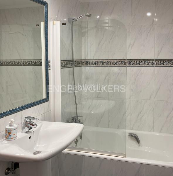Foto f8a78592-d574-4a6b-b89a-425ddc7c77af. Location appartement avec chauffage parking dans Ensanche - Moyua - Diputación Bilbao