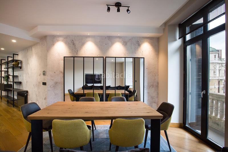 Foto 0b7f9fd0-f156-4ee5-8740-ec6c015ff755. Alquiler apartamento vivienda reformada en edificio emblemático en Bilbao