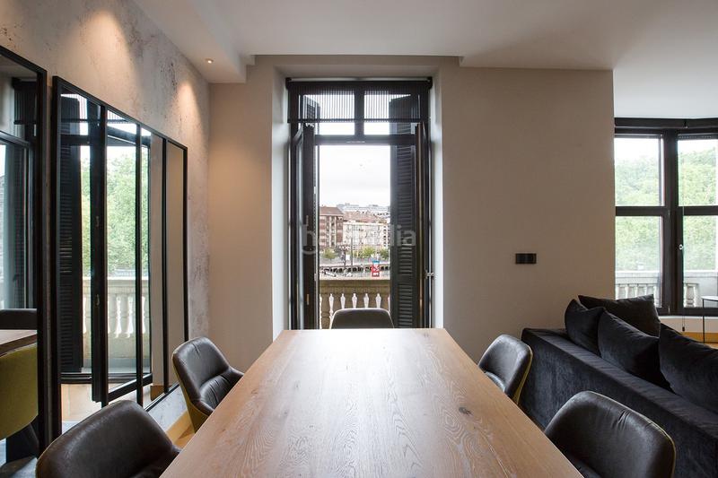 Foto 5b2bc2e9-8ce8-426a-8a4b-44a515f383da. Alquiler apartamento vivienda reformada en edificio emblemático en Bilbao