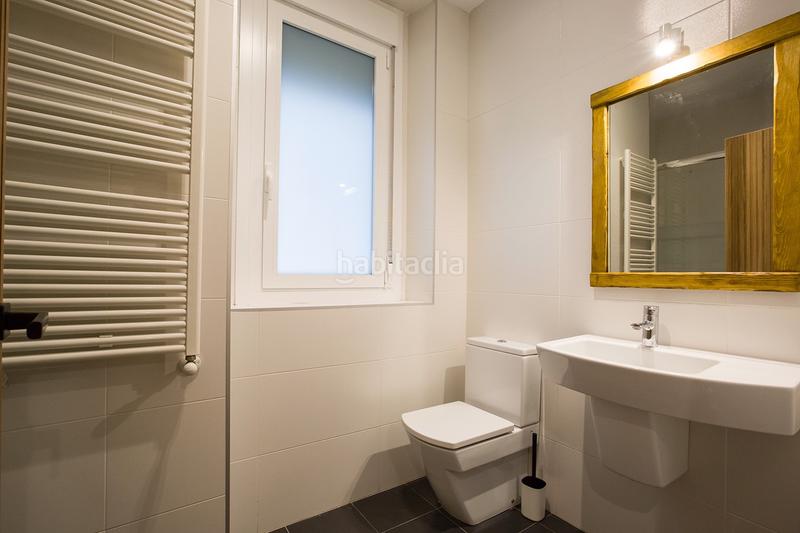 Foto bc80447e-da99-4e99-8a86-80406753e675. Alquiler apartamento vivienda reformada en edificio emblemático en Bilbao