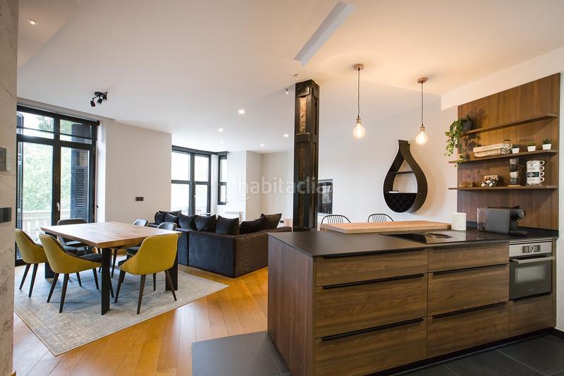 Foto f221927c-e029-400c-b421-4a536188ecaf. Alquiler apartamento vivienda reformada en edificio emblemático en Bilbao