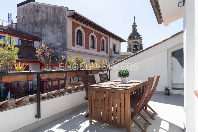 Foto eb79dab3-d015-44bf-8a93-77283450cae6. Miete zweistöckige wohnung mit heizung in Casco Viejo Bilbao