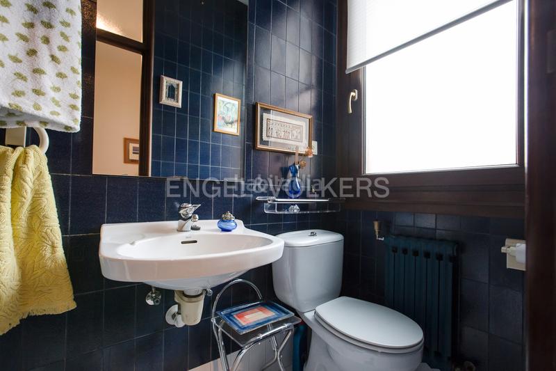 Foto 3d1f429e-e470-4f99-b20c-3c1a611ac882. Ático  en abando con terraza privada y garaje en Bilbao