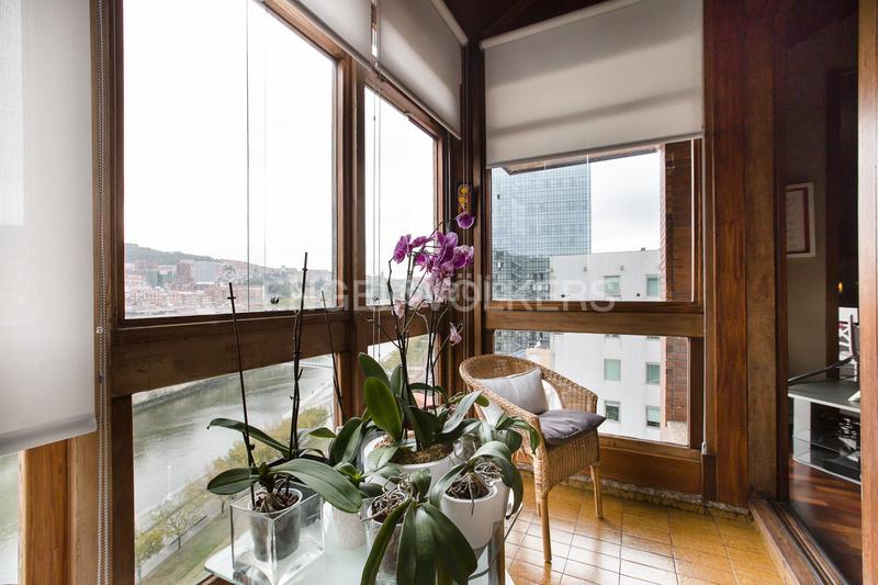 Foto 7811da21-2398-48e1-8ff7-4bda1854031e. Ático  en abando con terraza privada y garaje en Bilbao