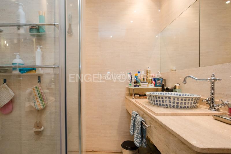 Foto 93eed794-ca29-4961-bacf-25ce9c692cf2. Ático  en abando con terraza privada y garaje en Bilbao