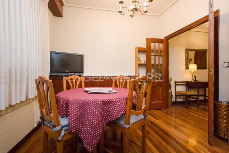 Foto feddbad6-d48f-401c-a77f-8b5ec4c22497. Appartement mit heizung parking in Alhóndiga Bilbao