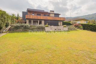 Casa a Mungia. Propiedad  de lujo  con terraza panorámica y estilo exclusivo en