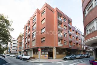 Apartament  Artecalle kalea. Espacioso piso con doble balcn en el centro de las arenas