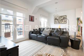 Alquiler Apartamento en Ensanche - Moyua - Diputación. Vivienda con terraza, próxima a gran vía