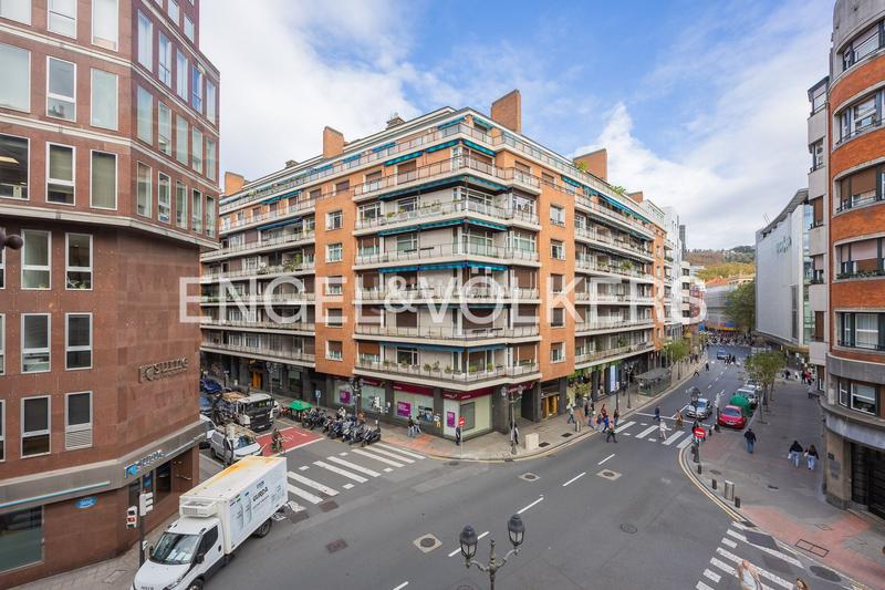 Foto fa7497f3-b2a5-4658-bd99-3b1e335ceb9c. Alquiler apartamento céntrica vivienda en las inmediaciones de gran vía en Bilbao