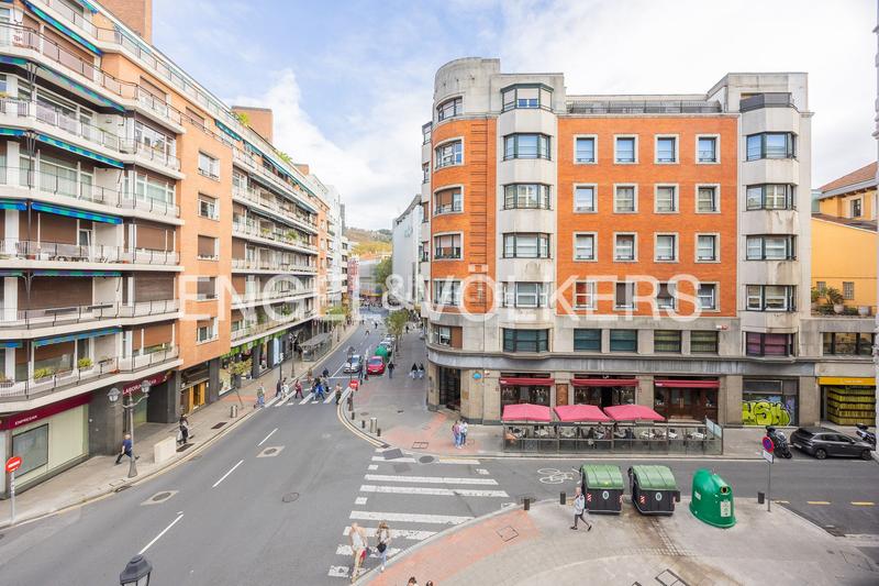 Foto f74c6b4b-f8b1-4908-941e-eae0b3263970. Location appartement avec chauffage dans Zabalburu Bilbao