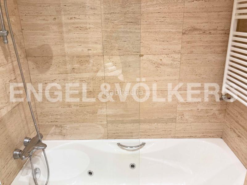 Foto 1f027457-287e-4213-a0fb-cda2070f8e63. Alquiler apartamento vivienda amueblada junto al parque dña. casilda en Bilbao