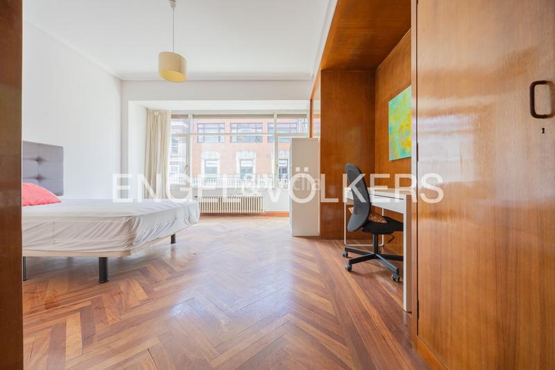 Foto 0ed5972f-7027-40a0-955c-612b938d6be7. Apartament amb calefacció aparcament a Ensanche - Moyua - Diputación Bilbao