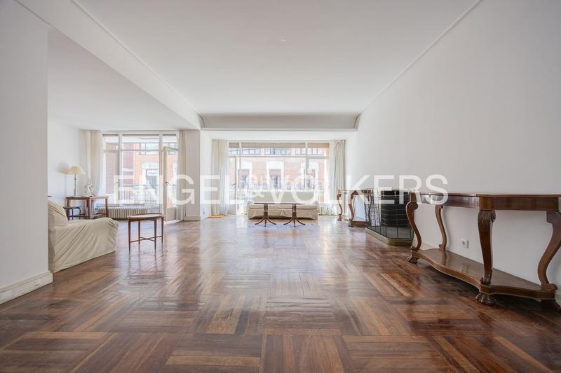 Foto 37f47fbd-5a7c-4936-af81-c5a74dcfa306. Apartament amb calefacció aparcament a Ensanche - Moyua - Diputación Bilbao