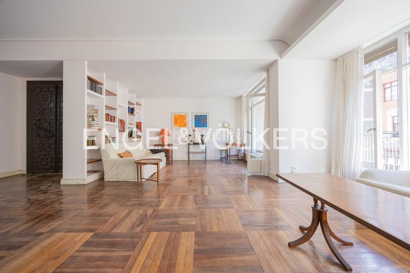 Foto 6b5080be-2ed9-4618-908b-69510911265a. Apartament amb calefacció aparcament a Ensanche - Moyua - Diputación Bilbao