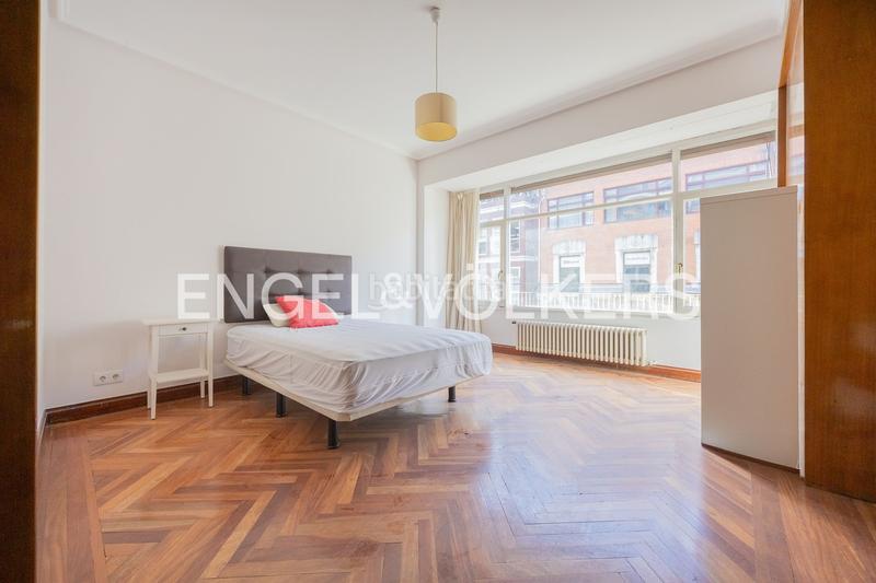 Foto 7378a792-61f7-49f4-ac59-9df4c25982ec. Apartament amb calefacció aparcament a Ensanche - Moyua - Diputación Bilbao