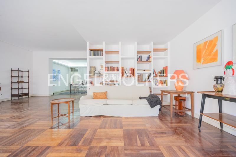 Foto f9ed5bc7-b200-4c57-aae5-642d89f5be98. Apartament amb calefacció aparcament a Ensanche - Moyua - Diputación Bilbao